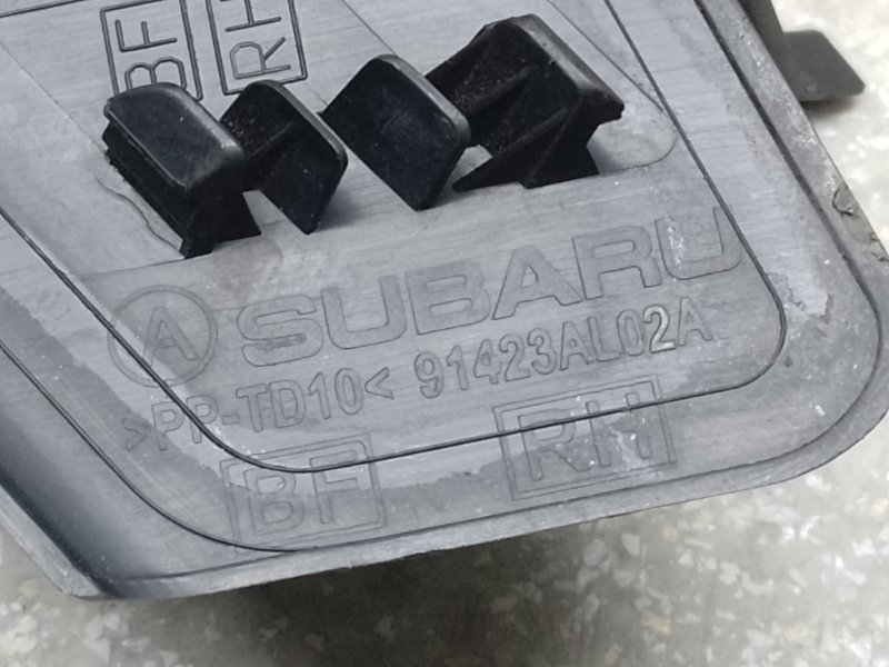 Пластик под лобовое стекло / Жабо правый SUBARU LEGACY BN 14-18 2.5 FB25B