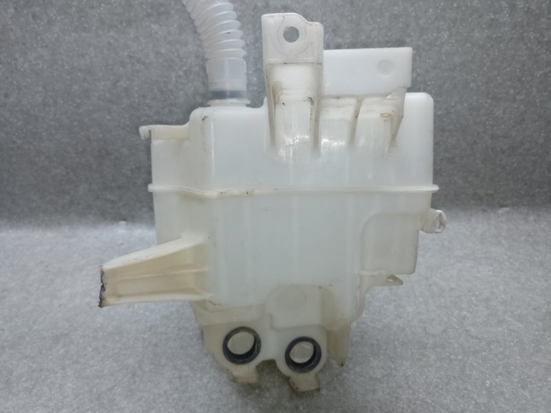 Бачок омывателя TOYOTA RAV4 05-12 85315-42280 Б/У