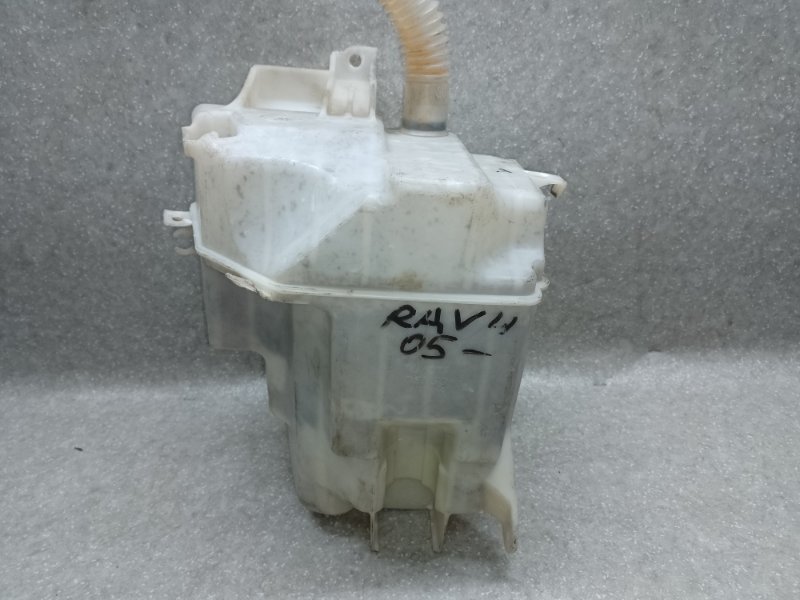 Бачок омывателя RAV4 05-12