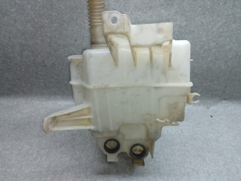Бачок омывателя TOYOTA RAV4 05-12 85315-42280 Б/У