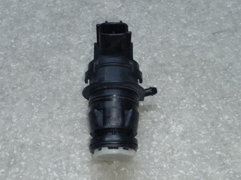 Запчасть насос омывателя стекла передний TOYOTA RAV4 05-12 85330-60190 Б/У Насос омывателя стекла передний TOYOTA RAV4 05-12 85330-60190 Б/У