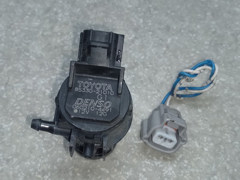 Насос омывателя стекла передний TOYOTA RAV4 05-12 Насос омывателя стекла передний TOYOTA RAV4 05-12