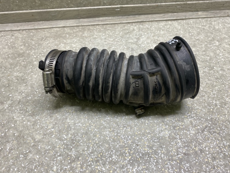 Патрубок воздушного фильтра JUKE 10-19 2011 1.6 MR16DDT