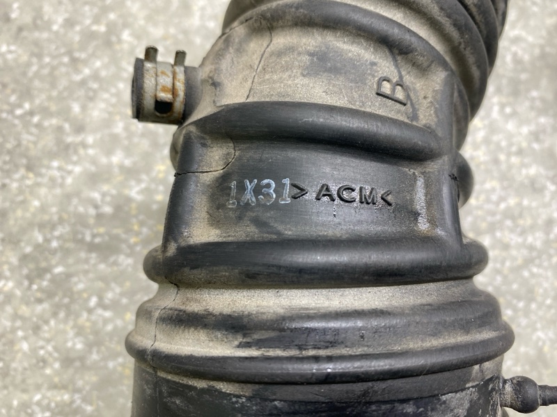 Патрубок воздушного фильтра NISSAN JUKE 10-19 1.6 MR16DDT