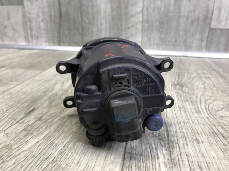 Противотуманная фара правая TACOMA 05-15 2015 4.0 1GRFE Противотуманная фара правая TACOMA 05-15 2015 4.0 1GRFE