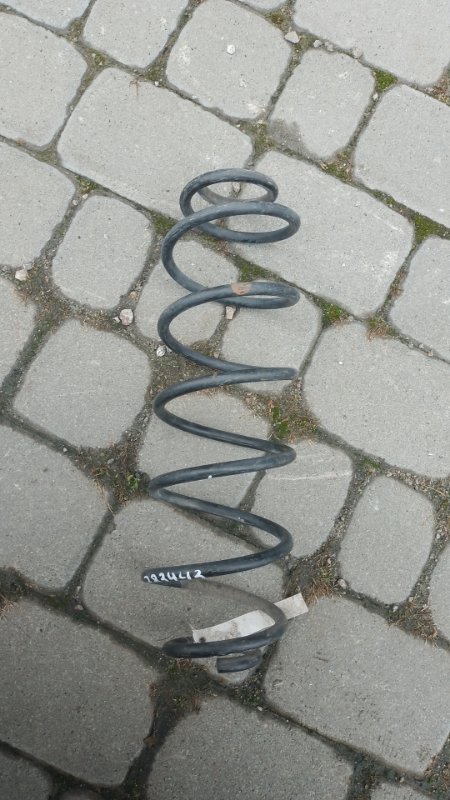 Пружина задней подвески VOLKSWAGEN JETTA USA 10-17 1K0 511 115 BE Б/У