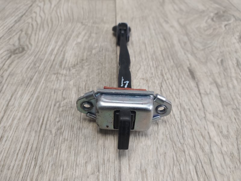 Ограничитель двери передний левый KIA FORTE/CERATO TD 08-13 Ограничитель двери передний левый KIA FORTE/CERATO TD 08-13