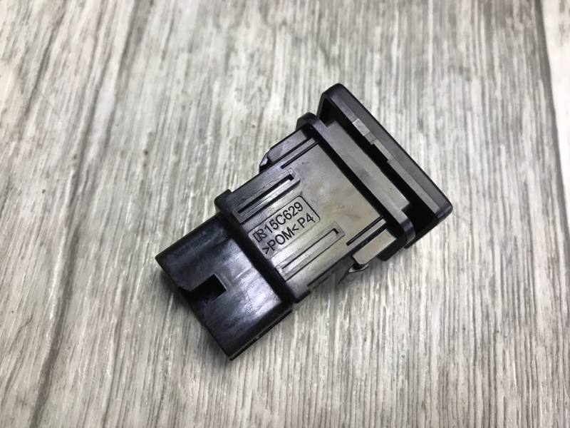 Кнопка курсовой устойчивости SIENNA 11-16 2014 3.5 2GR-FE