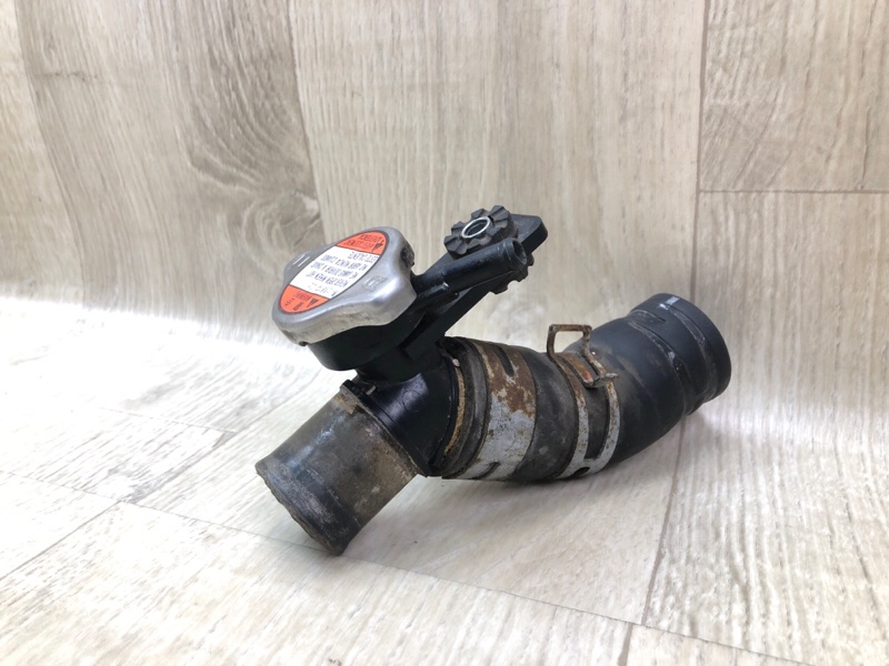 Горловина радиатора SUZUKI GRAND VITARA 05-15 17910-65J00 Б/У