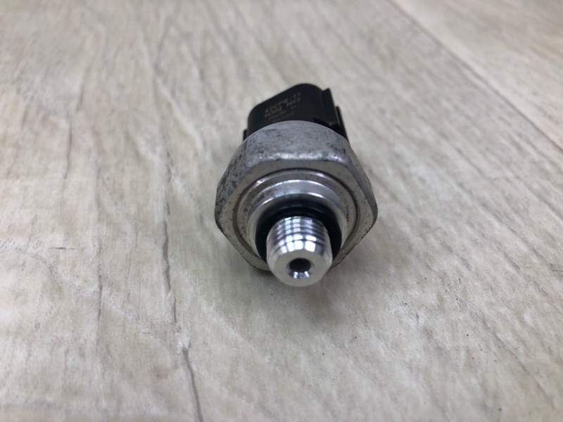 Датчик давления кондиционера VERSA B17 11-19 2015 1.6 HR16DE