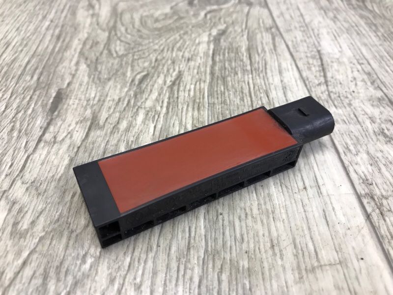 Антенна задняя TIGUAN 16-23 2018 DGUA 2.0