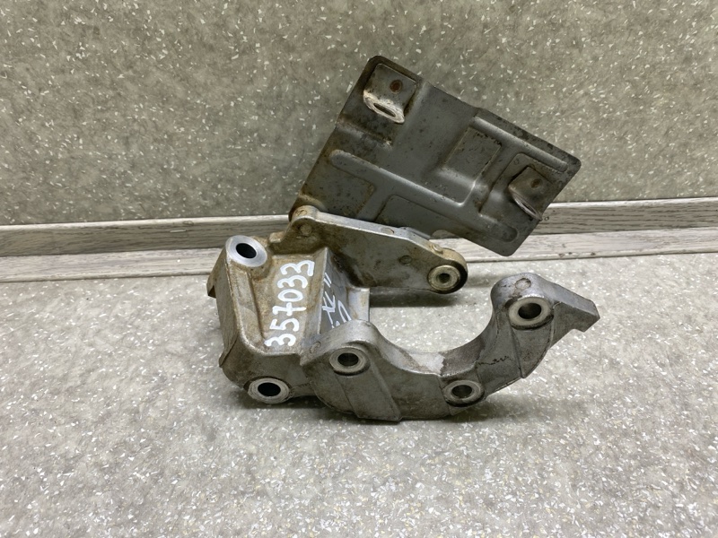 Кронштейн насоса ГУР MITSUBISHI OUTLANDER XL 05-13 3.0 6B31 4450A021 Б/У