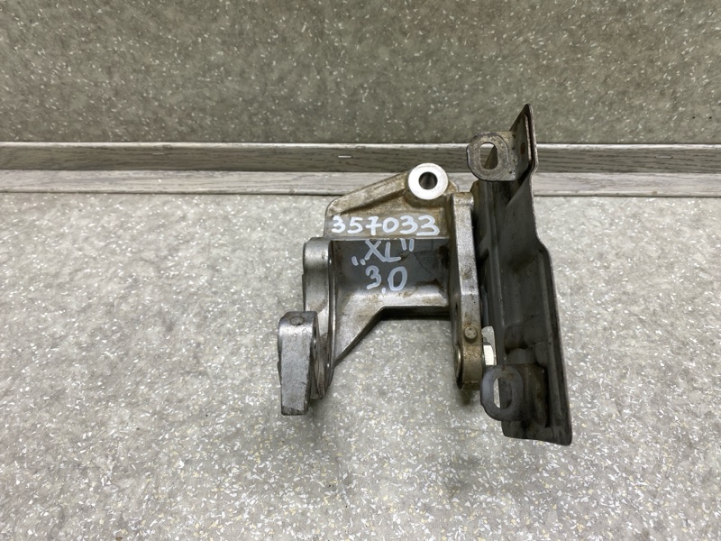 Кронштейн насоса ГУР MITSUBISHI OUTLANDER XL 05-13 3.0 6B31