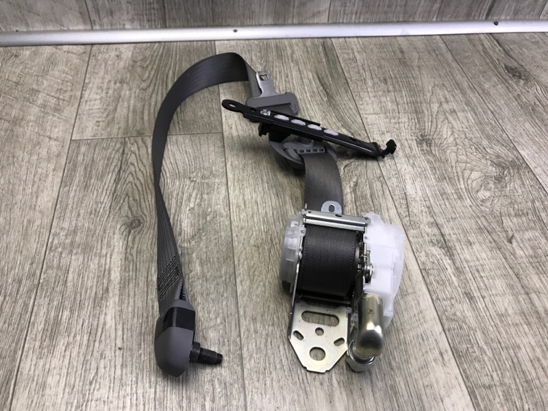 Ремень безопасности задний левый TACOMA 05-15 2015 4.0 1GRFE