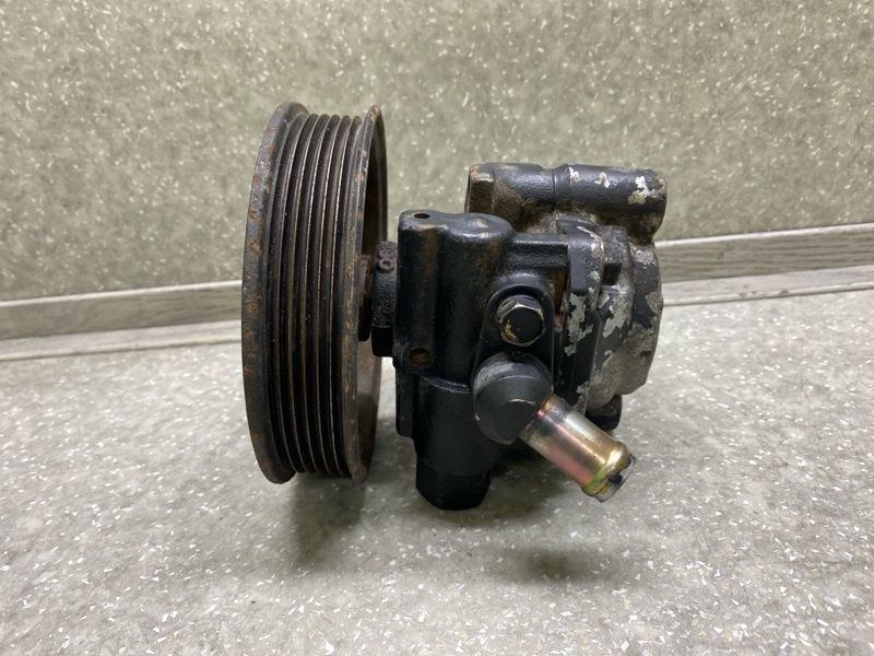 Насос ГУР SEQUOIA 01-07