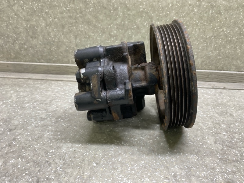 Насос ГУР TOYOTA SEQUOIA 01-07