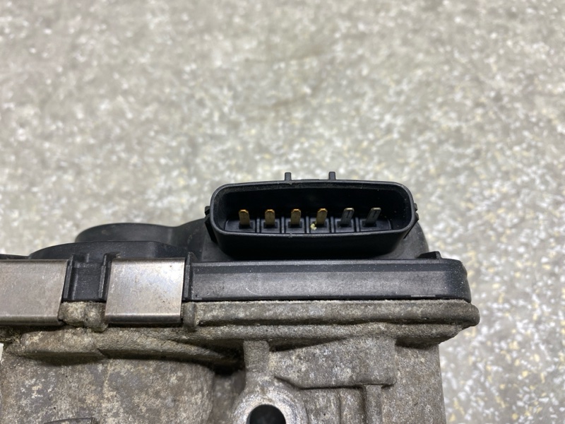 Дроссельная заслонка TUNDRA 99-06 2UZFE