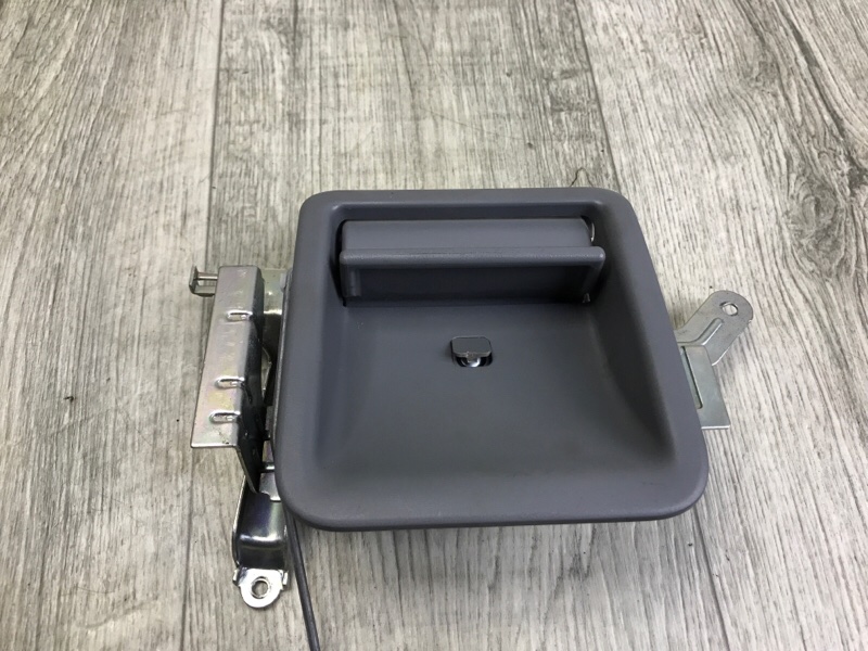 Ручка двери внутренняя задняя левая TACOMA 05-15 2015 4.0 1GRFE