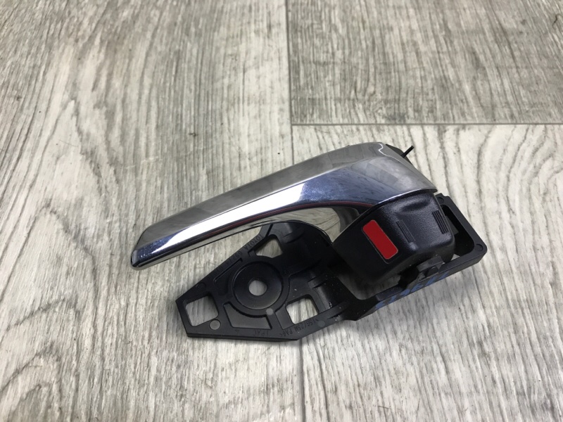 Ручка двери внутренняя задняя левая VENZA 09-16 2013 3.5 2GR-FE