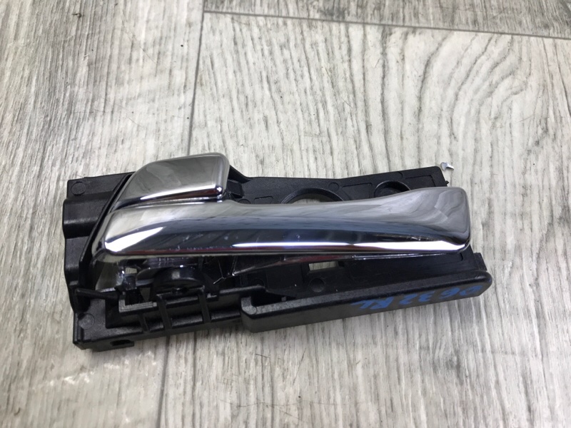 Ручка двери внутренняя задняя левая HYUNDAI ACCENT RB 10- 2011 ХЭТЧБЭК 1.6 G4FD 83610-1R010CR Б/У