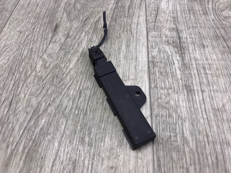 Антенна BMW I3 (I01) 13–22 W20K06A