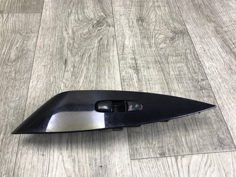 Кнопка стеклоподъемника передняя правая NISSAN X-TRAIL/ROGUE T32 13-20 T32 2.5 QR25DE