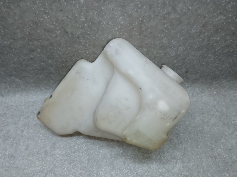 Запчасть бачок расширительный TOYOTA CAMRY 40 06-11 2009 2.4 2AZFXE 16470-0P020 Б/У Бачок расширительный TOYOTA CAMRY 40 06-11 2009 2.4 2AZFXE 16470-0P020 Б/У