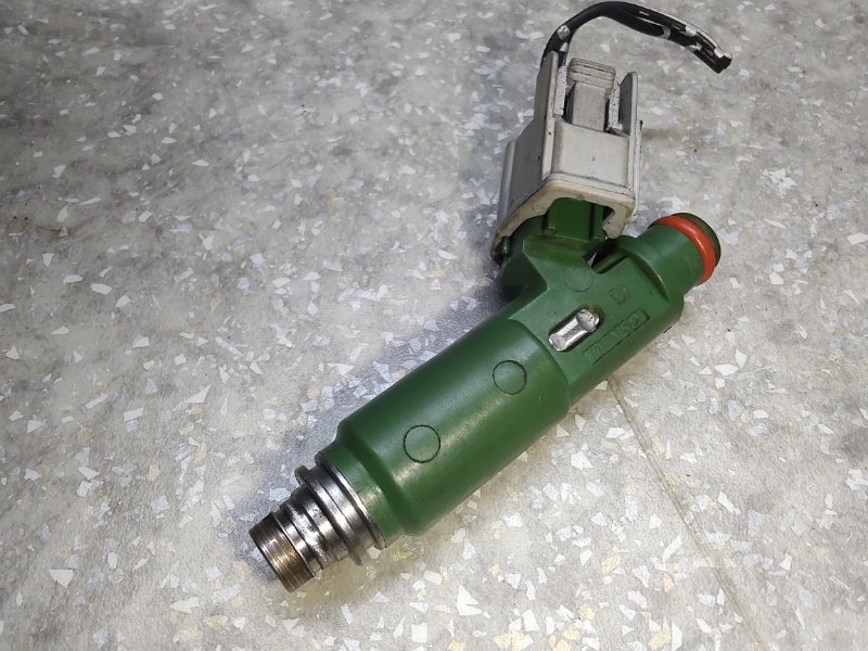 Форсунка топливная TOYOTA COROLLA 120 00-07 1.8 1ZZFE