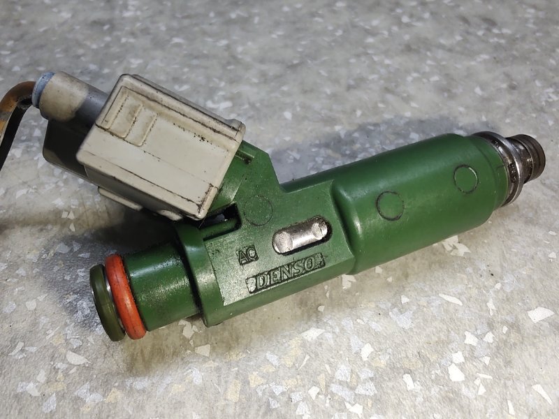 Форсунка топливная TOYOTA COROLLA 120 00-07 1.8 1ZZFE