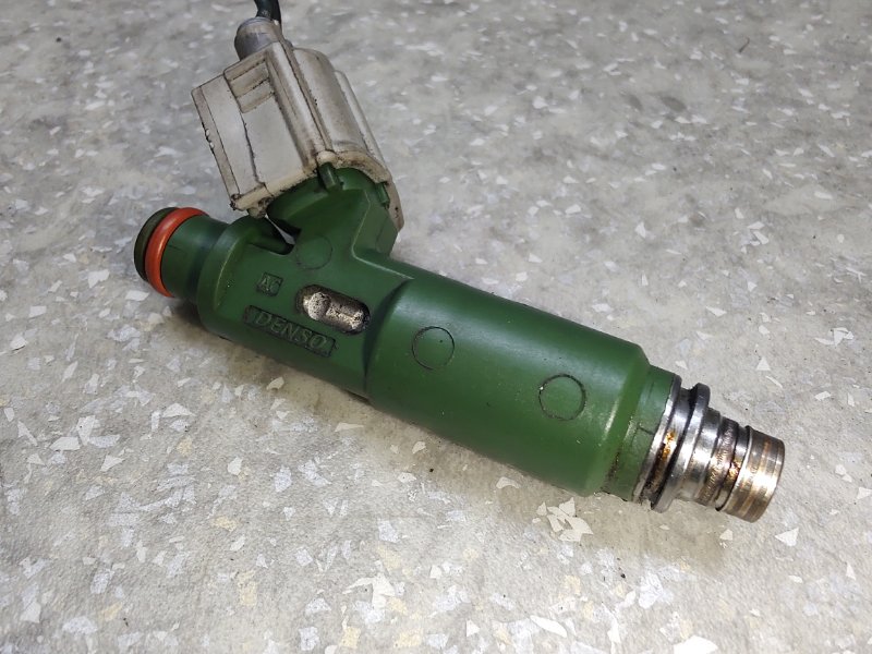 Форсунка топливная TOYOTA COROLLA 120 00-07 1.8 1ZZFE Форсунка топливная TOYOTA COROLLA 120 00-07 1.8 1ZZFE