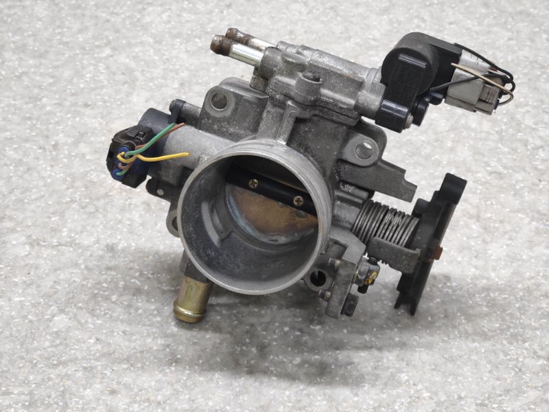 Дроссельная заслонка TOYOTA COROLLA 120 00-07 1.8 1ZZFE 22210-0D110 Б/У