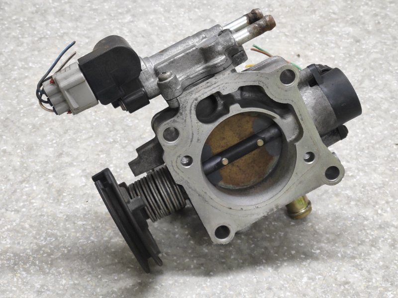 Дроссельная заслонка COROLLA 120 00-07 1.8 1ZZFE