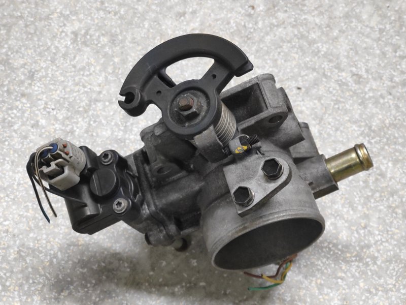 Дроссельная заслонка COROLLA 120 00-07 1.8 1ZZFE