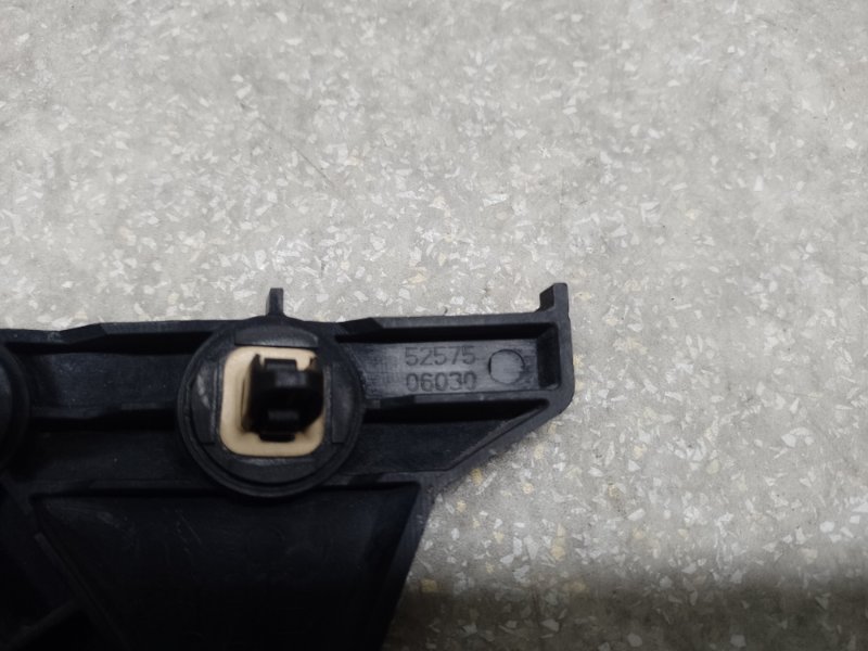 Кронштейн заднего бампера правый CAMRY 40 06-11 2009 2.4 2AZFXE