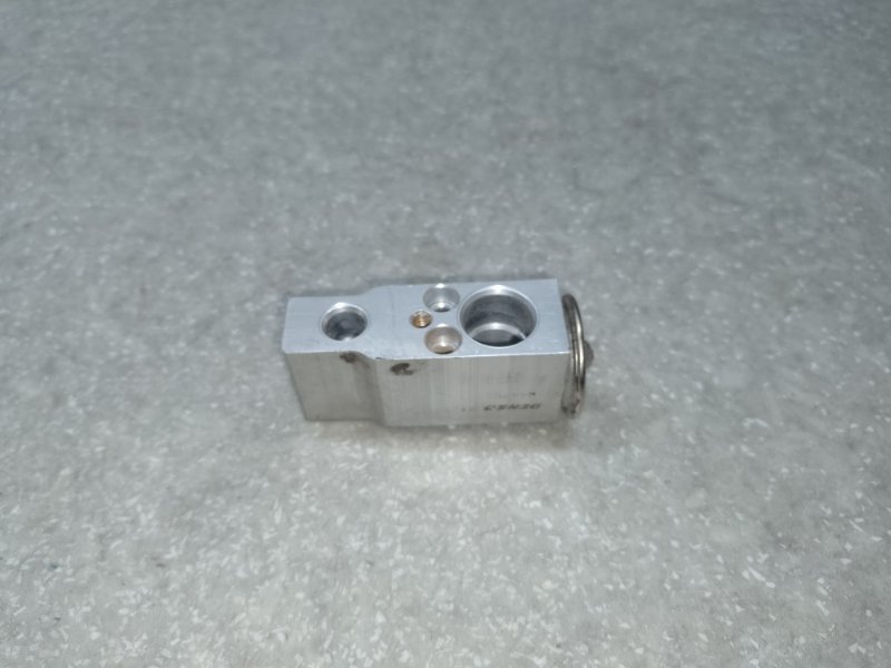 Клапан кондиционера TOYOTA CAMRY 40 06-11 2.4 2AZFXE
