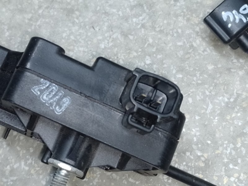 Привод открывания лючка бензобака CAMRY 40 06-11 2009 2.4 2AZFXE