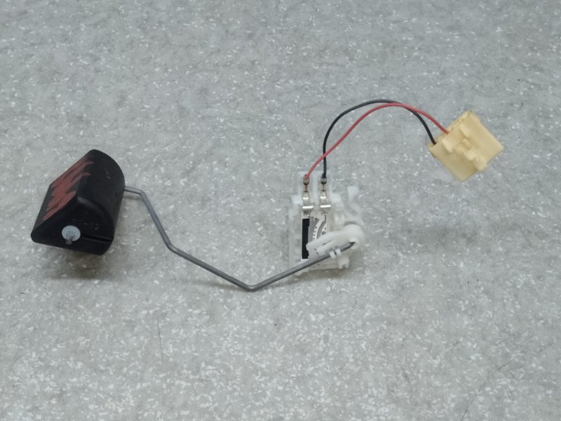 Датчик уровня топлива TOYOTA CAMRY 40 06-11 2009 2.4 2AZFXE 83320-06090 Б/У