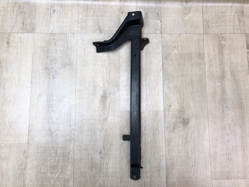 Кронштейн правый SUZUKI GRAND VITARA XL-7 01-06 2003 2.7 H27A 71410-65D20 Б/У