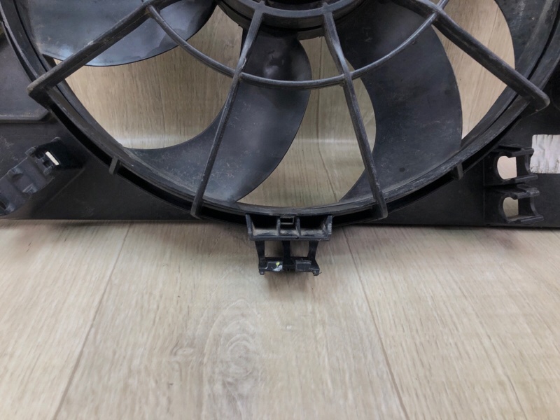 Диффузор вентилятора основного радиатора VELOSTER 11-18 2013 1.6 G4FD Диффузор вентилятора основного радиатора VELOSTER 11-18 2013 1.6 G4FD