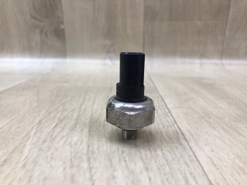 Датчик давления кондиционера C-CLASS W205 16-21 2017 M274920 2.0L