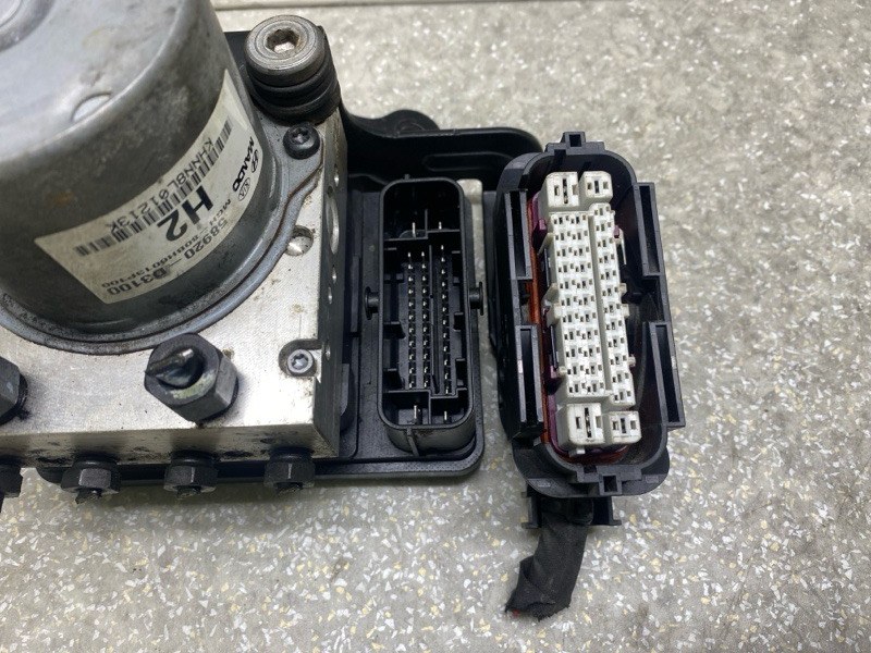 Блок ABS TUCSON TL 15-20 2015 G4FJ 1.6 Блок ABS TUCSON TL 15-20 2015 G4FJ 1.6