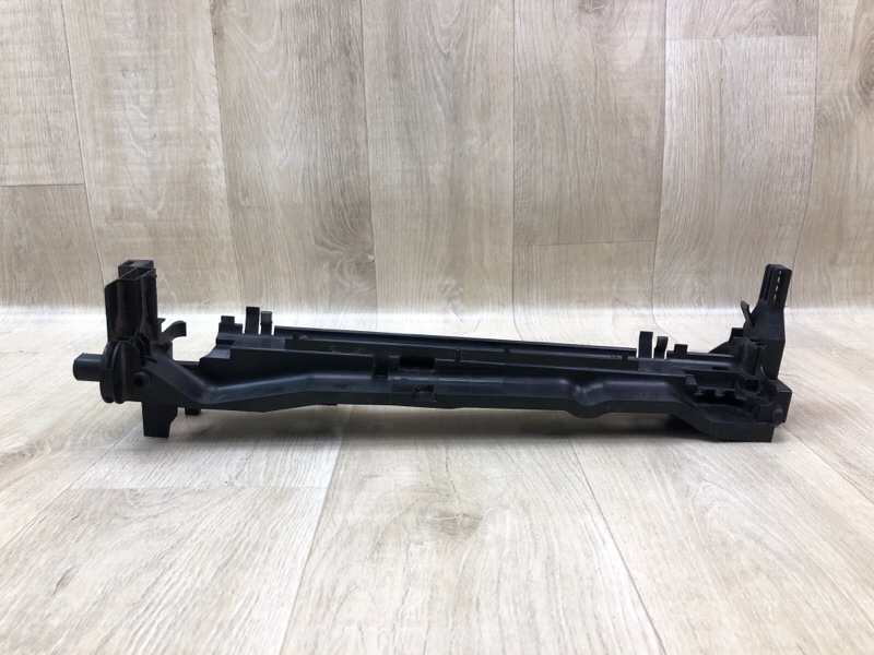 Крепление радиатора правое MERCEDES C-CLASS W205 16-21 2017 M274920 2.0L A 099 504 22 18 Б/У