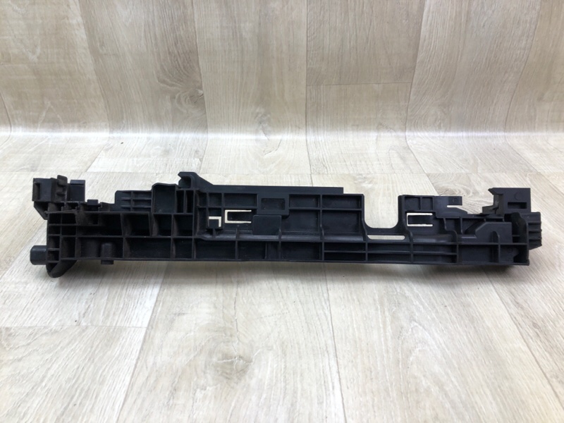 Крепление радиатора левое C-CLASS W205 16-21 2017 M274920 2.0L
