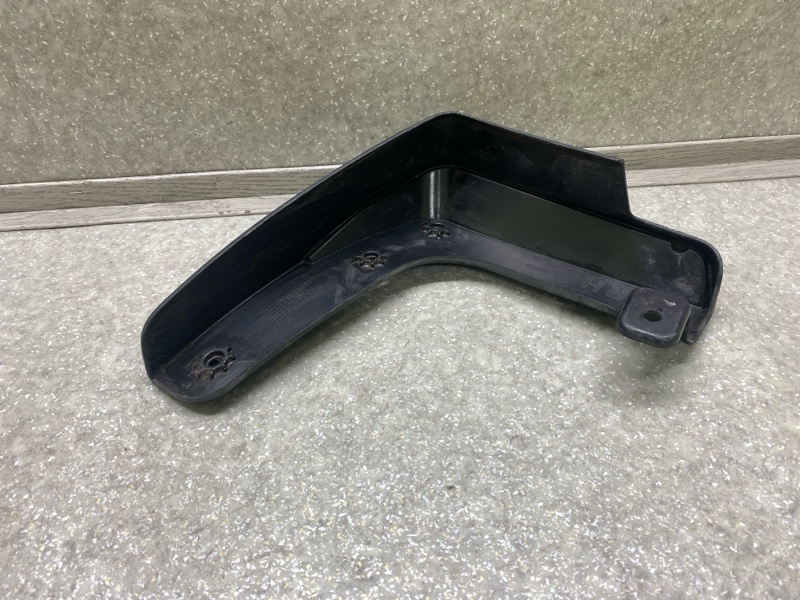 Брызговик передний правый TUCSON TL 15-20 2015 G4FJ 1.6