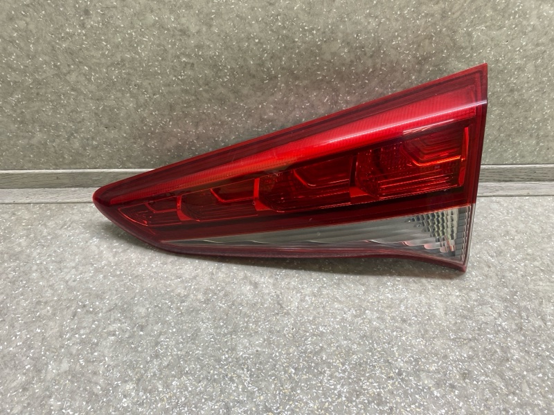 Запчасть фонарь внутренний правый HYUNDAI TUCSON TL 15-20 2015 G4FJ 1.6 92404-D3130 Б/У Фонарь внутренний правый HYUNDAI TUCSON TL 15-20 2015 G4FJ 1.6 92404-D3130 Б/У