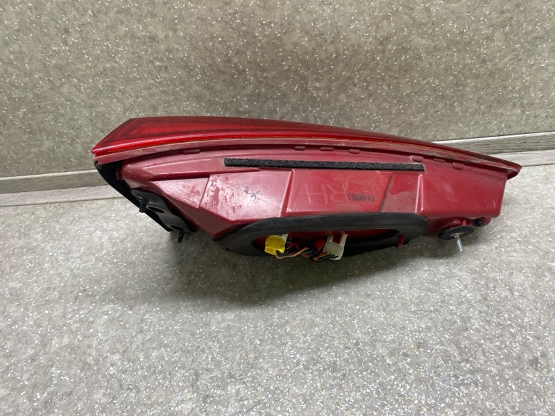 Фонарь внутренний правый HYUNDAI TUCSON TL 15-20 G4FJ 1.6 Фонарь внутренний правый HYUNDAI TUCSON TL 15-20 G4FJ 1.6