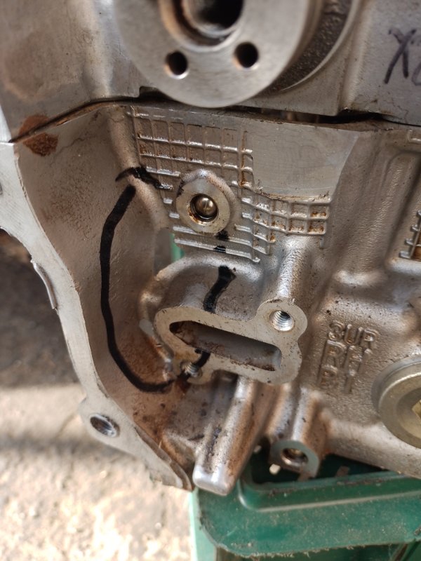 Головка блока цилиндров правая LX570 07-15