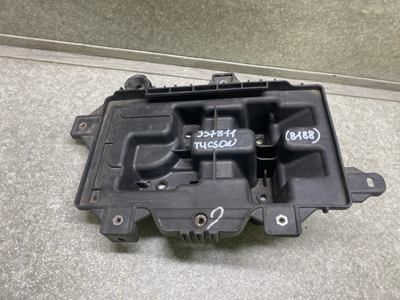 Полка аккумулятора HYUNDAI TUCSON TL 15-20 G4FJ 1.6