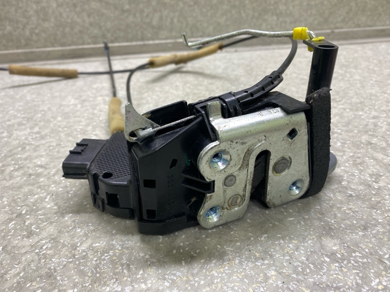 Замок двери передний левый ALTIMA L33 12-18 2016 L33 2.5