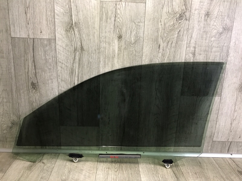 Стекло двери переднее правое CT200 11-17 2013 1.8 2ZRFXE